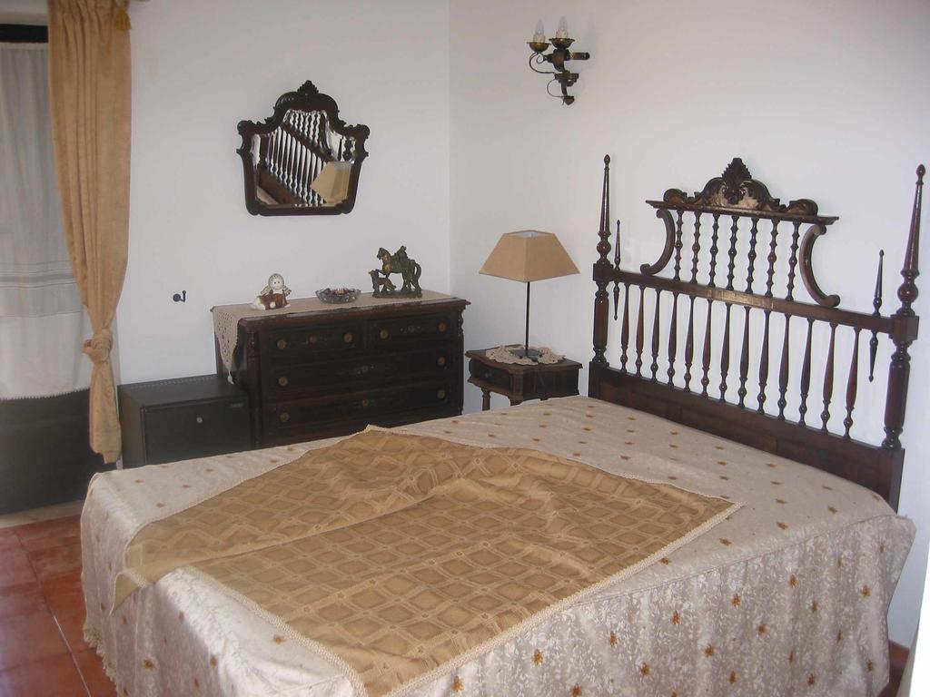 Quinta Das Aves Guest House Lagos Room photo