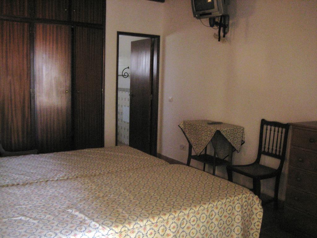 Quinta Das Aves Guest House Lagos Room photo