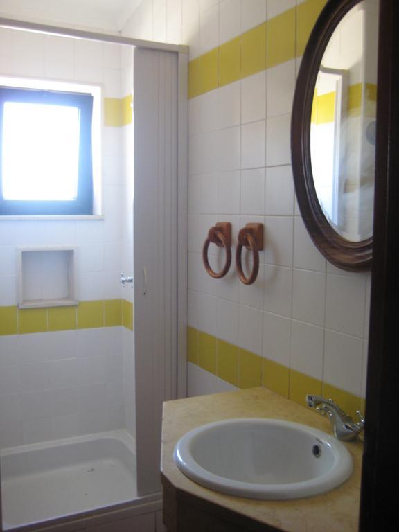 Quinta Das Aves Guest House Lagos Room photo