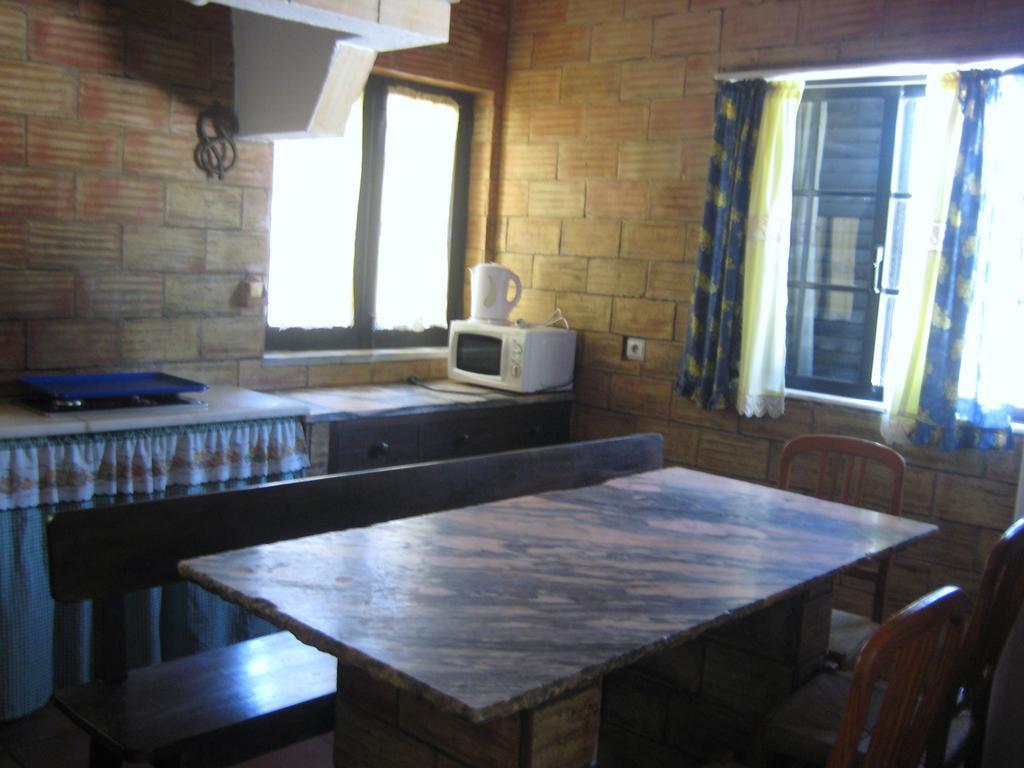 Quinta Das Aves Guest House Lagos Room photo